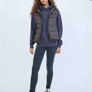 Aritzia the Little Puff Vest Size Xs Black